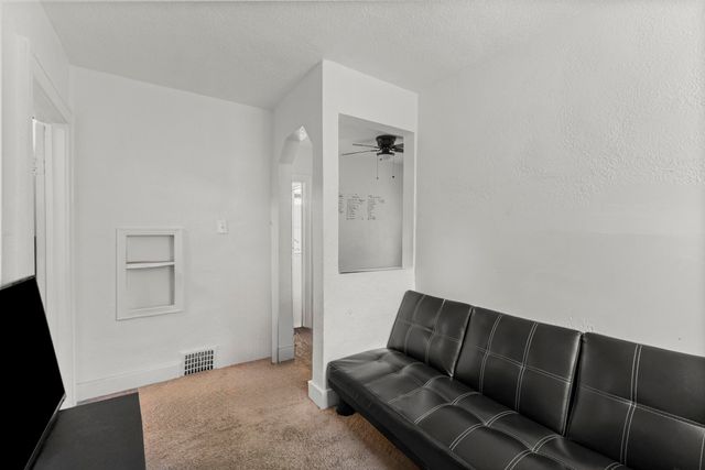 18701 Cherrylawn Avenue, Detroit City, MI 48221