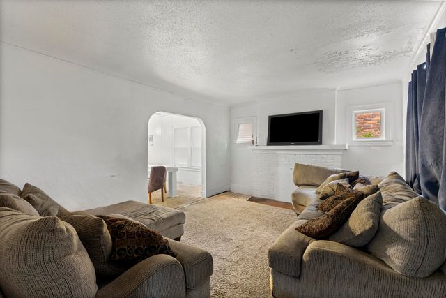 18701 Cherrylawn Avenue, Detroit City, MI 48221