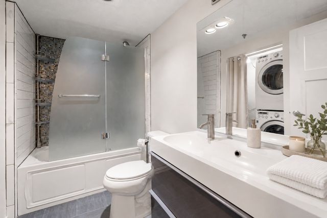200 Cove Way 1012, Quincy, MA 02169