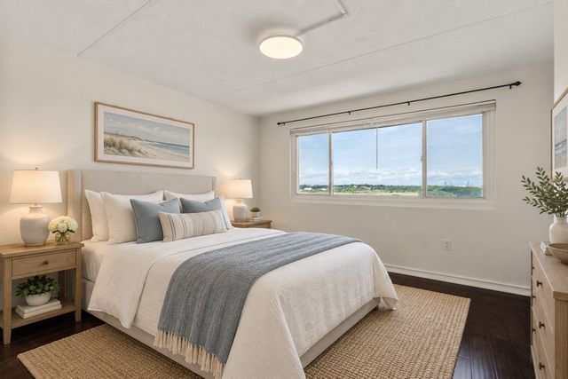 200 Cove Way 1012, Quincy, MA 02169