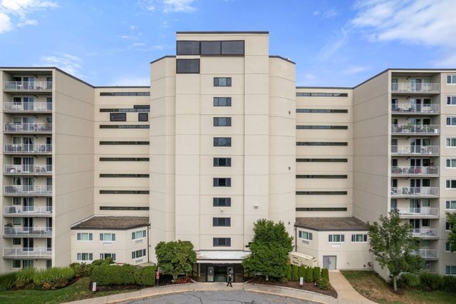 200 Cove Way 1012, Quincy, MA 02169