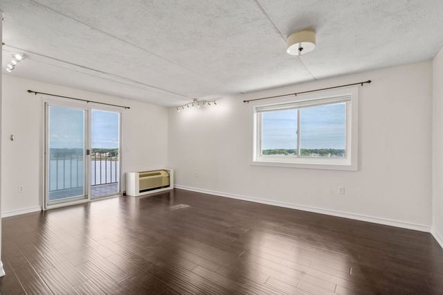200 Cove Way 1012, Quincy, MA 02169