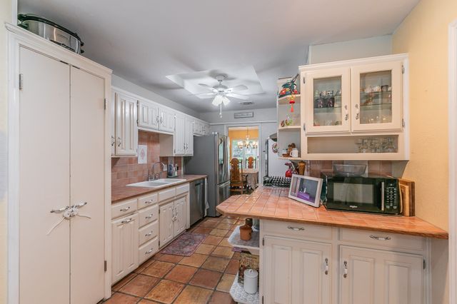 3205 Heritage Court, Arlington, TX 76016