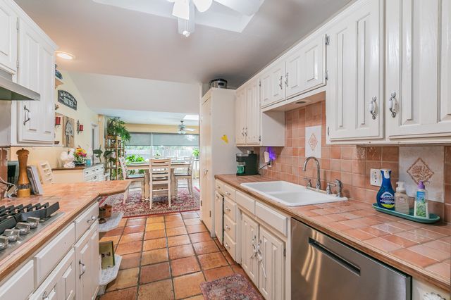 3205 Heritage Court, Arlington, TX 76016