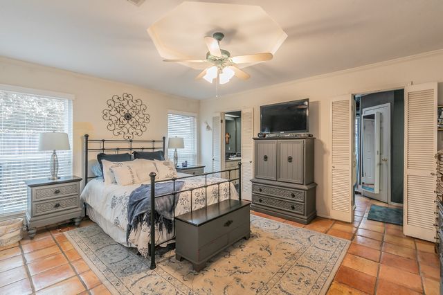 3205 Heritage Court, Arlington, TX 76016