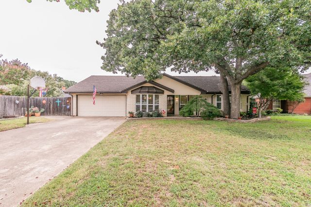 3205 Heritage Court, Arlington, TX 76016