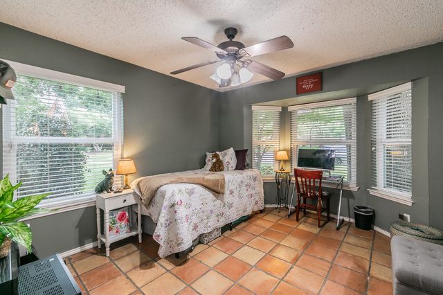 3205 Heritage Court, Arlington, TX 76016