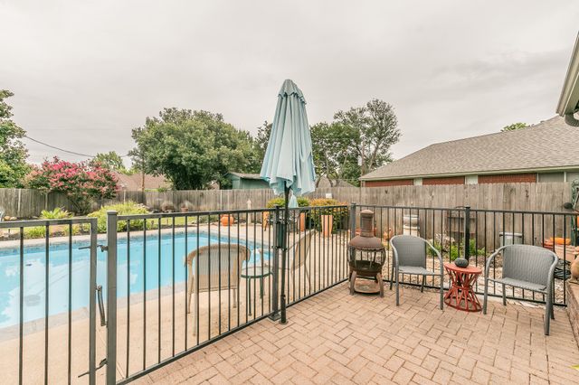 3205 Heritage Court, Arlington, TX 76016
