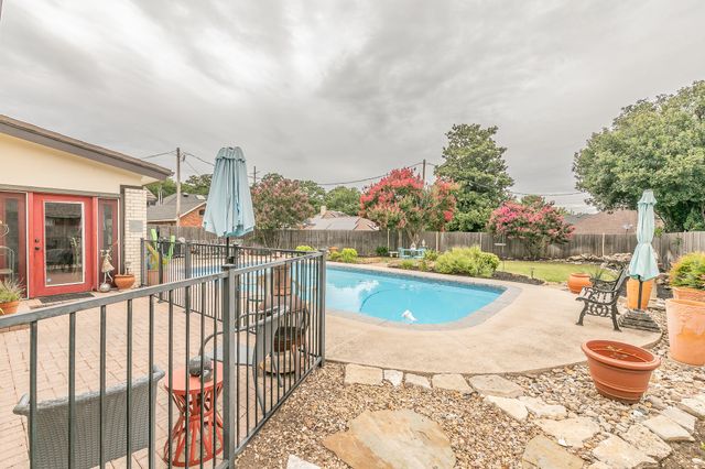 3205 Heritage Court, Arlington, TX 76016