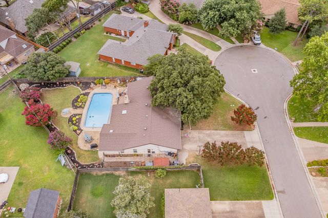 3205 Heritage Court, Arlington, TX 76016