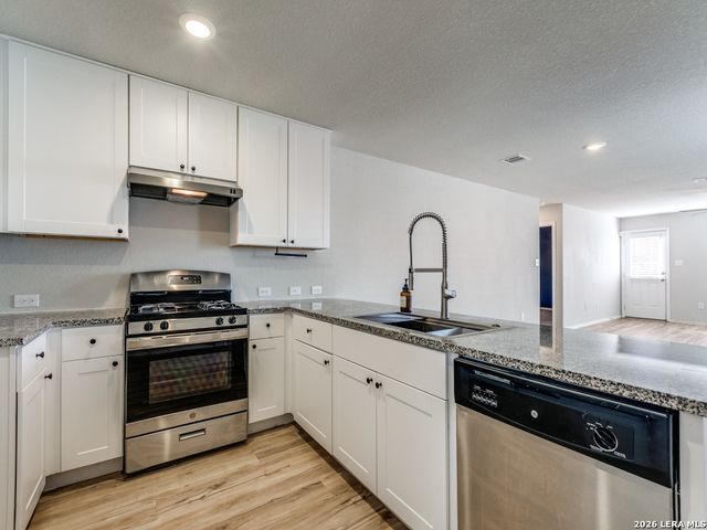 6423 Tractor Way, San Antonio, TX 78252