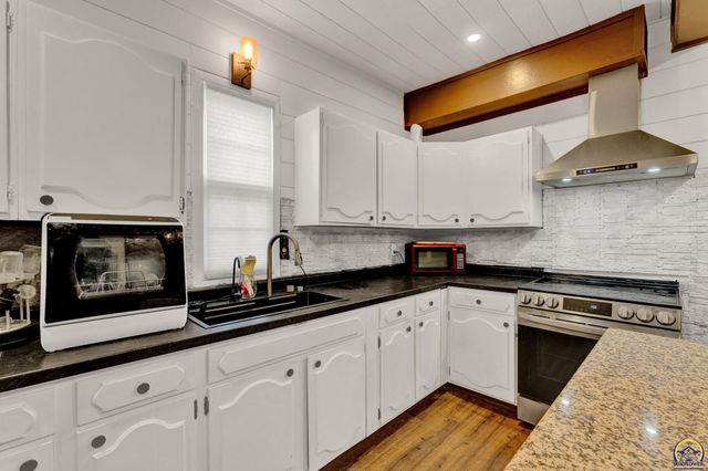 413 SW Fillmore ST, Topeka, KS 66606