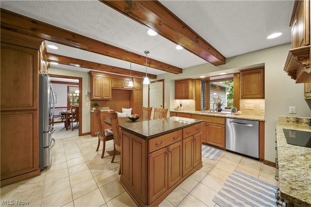 280 Beech Court, Aurora, OH 44202