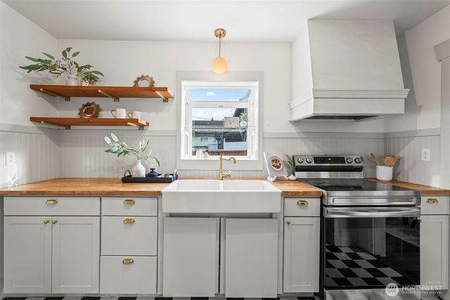 6321 S Park Avenue, Tacoma, WA 98408