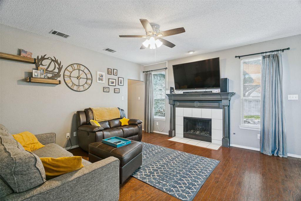 1400 Wentworth Drive, Lewisville, TX 75067 — photo 2