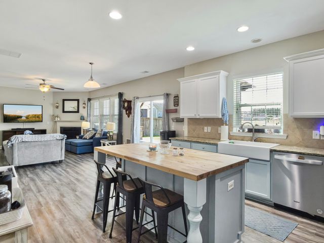 490 Whispering Breeze Lane, Summerville, SC 29486