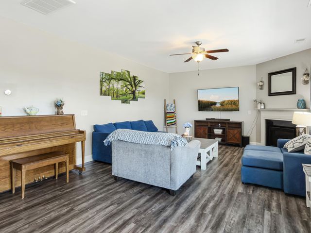 490 Whispering Breeze Lane, Summerville, SC 29486