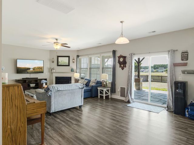 490 Whispering Breeze Lane, Summerville, SC 29486