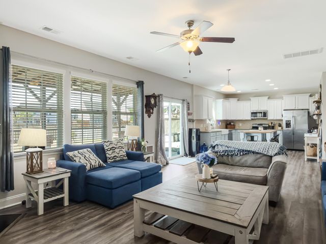 490 Whispering Breeze Lane, Summerville, SC 29486