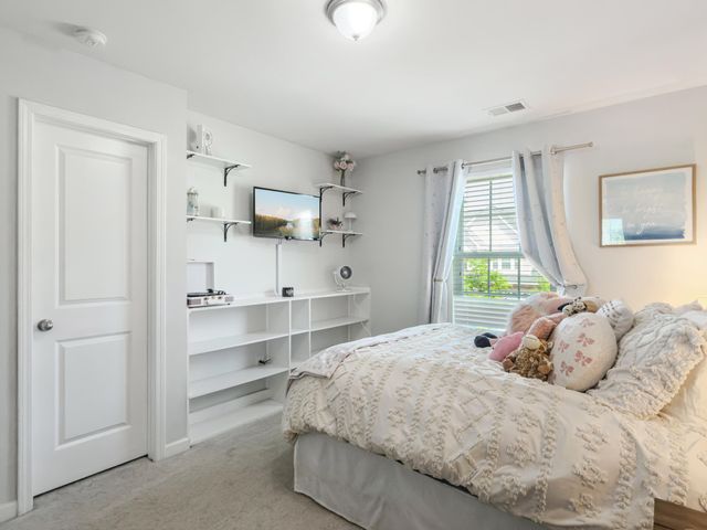 490 Whispering Breeze Lane, Summerville, SC 29486