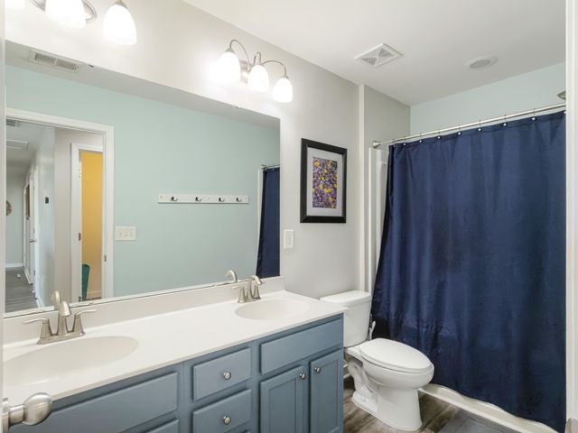 490 Whispering Breeze Lane, Summerville, SC 29486