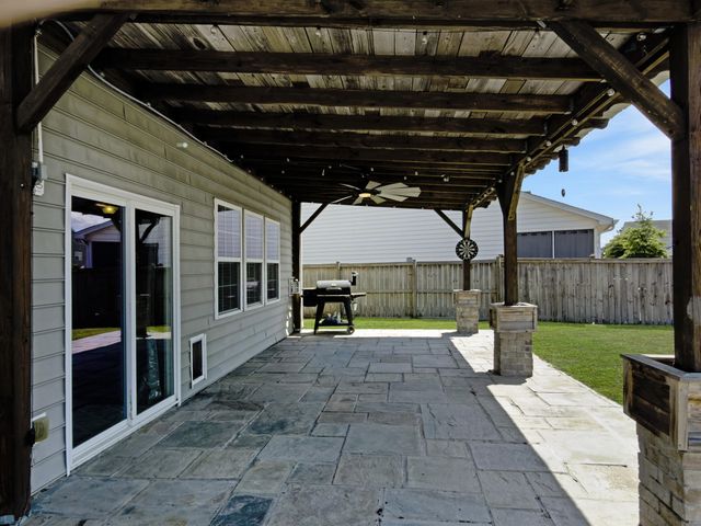 490 Whispering Breeze Lane, Summerville, SC 29486
