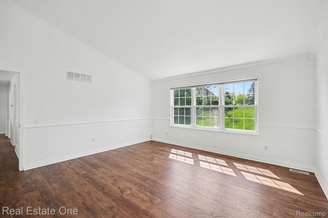 1797 Poppleton Drive, West Bloomfield Charter Township, MI 48324