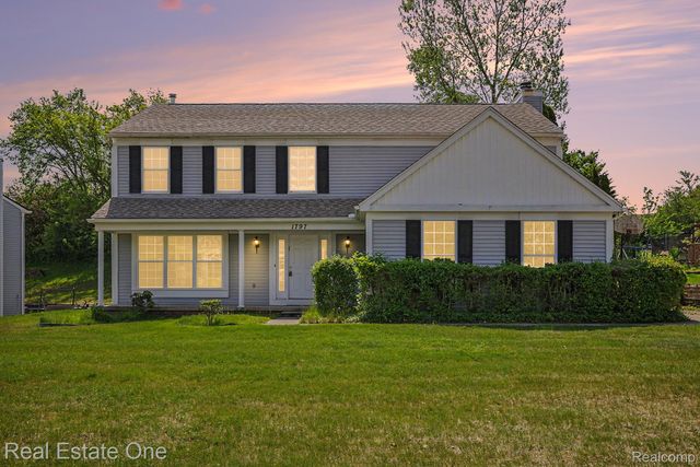 1797 Poppleton Drive, West Bloomfield Charter Township, MI 48324