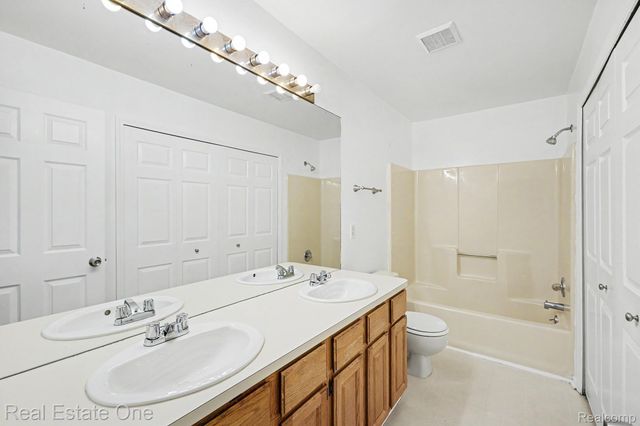 1797 Poppleton Drive, West Bloomfield Charter Township, MI 48324