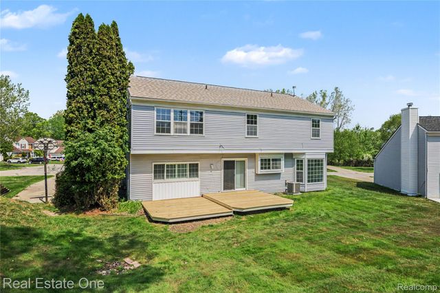 1797 Poppleton Drive, West Bloomfield Charter Township, MI 48324