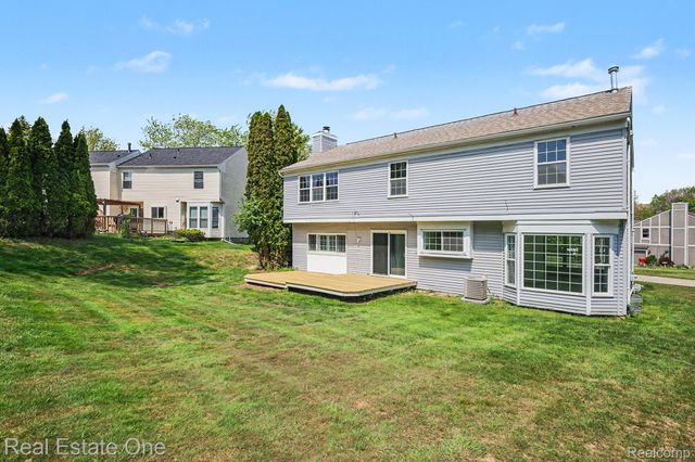 1797 Poppleton Drive, West Bloomfield Charter Township, MI 48324