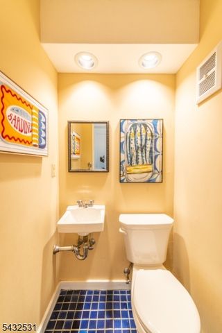 33 Prescott Ave, Montclair Twp., NJ 07042
