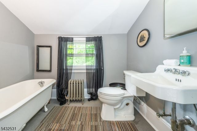 33 Prescott Ave, Montclair Twp., NJ 07042