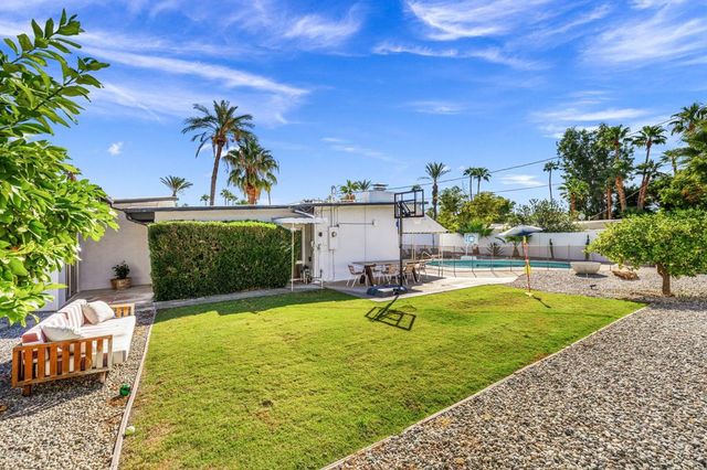 2211 N Starr Road, Palm Springs, CA 92262