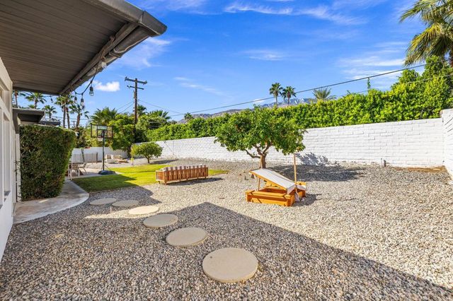 2211 N Starr Road, Palm Springs, CA 92262