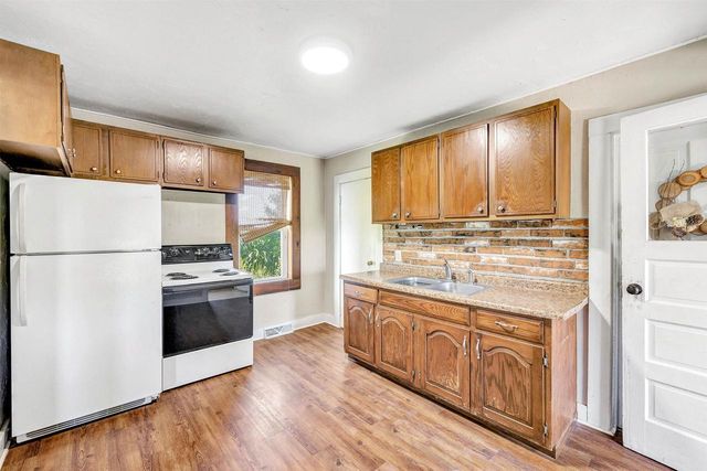 N7308 STATE ROAD 76, New London, WI 54961