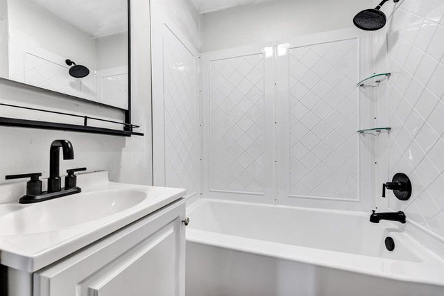 N7308 STATE ROAD 76, New London, WI 54961