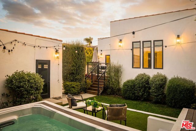 5142 Brynhurst Avenue, Los Angeles, CA 90043