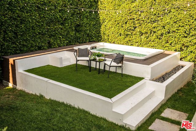 5142 Brynhurst Avenue, Los Angeles, CA 90043