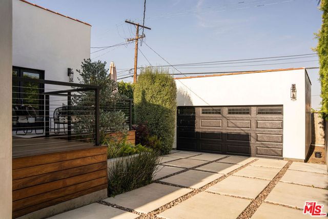 5142 Brynhurst Avenue, Los Angeles, CA 90043