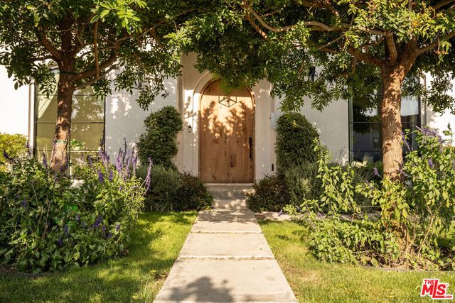 5142 Brynhurst Avenue, Los Angeles, CA 90043