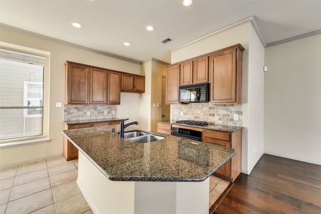1152 Spanish Moss Drive, Savannah, TX 76227