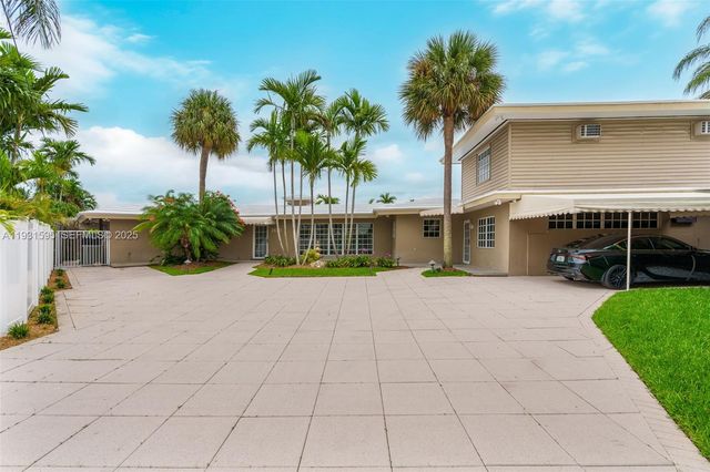 2130 NE 15th St, Fort Lauderdale, FL 33304