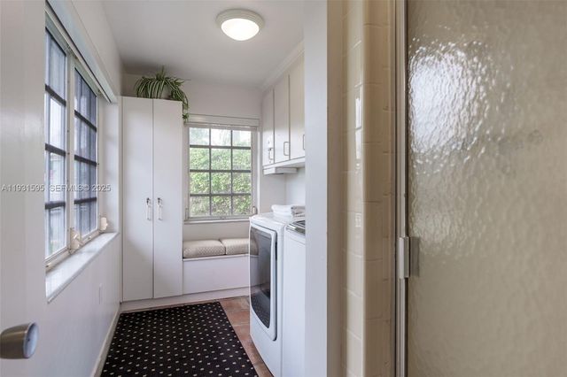 2130 NE 15th St, Fort Lauderdale, FL 33304