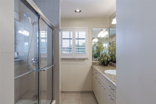 2130 NE 15th St, Fort Lauderdale, FL 33304