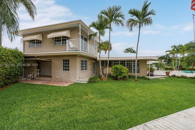 2130 NE 15th St, Fort Lauderdale, FL 33304