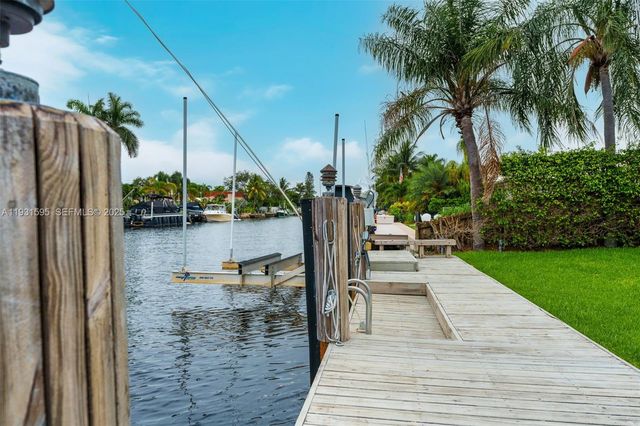 2130 NE 15th St, Fort Lauderdale, FL 33304