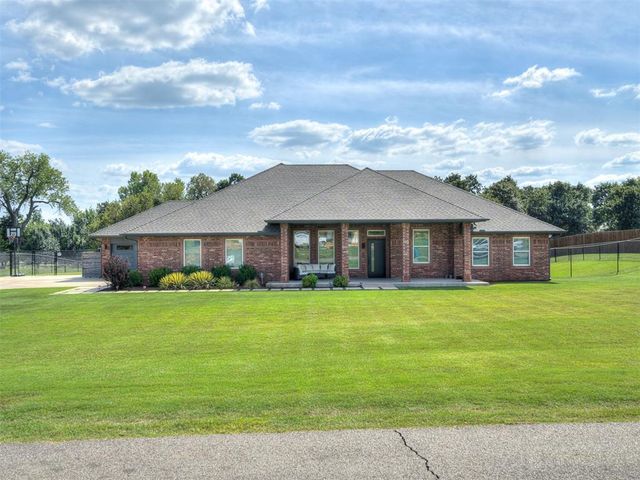 200 Meadow Lark Lane, Blanchard, OK 73010