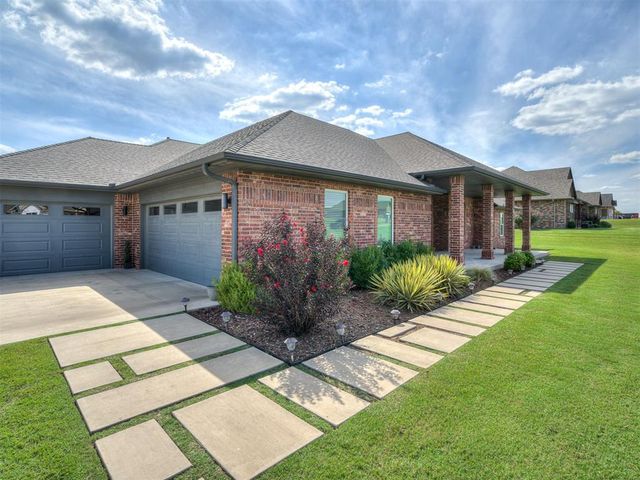 200 Meadow Lark Lane, Blanchard, OK 73010