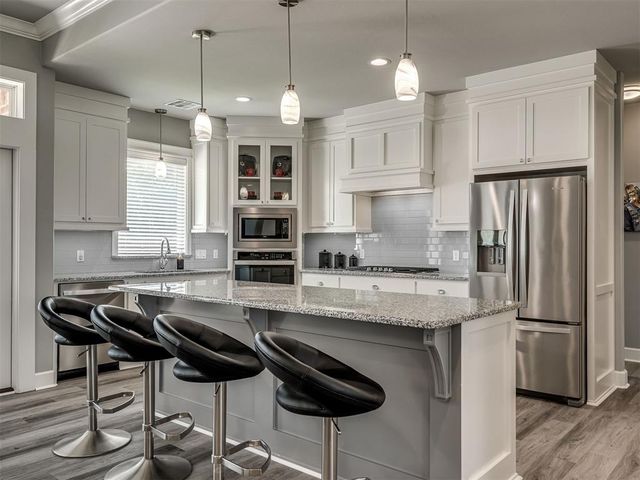 200 Meadow Lark Lane, Blanchard, OK 73010